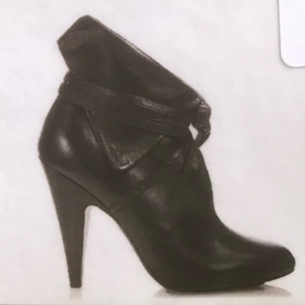 TOM FORD Sheep Leather Ankle-Tie Cuff Boots  (Black) -